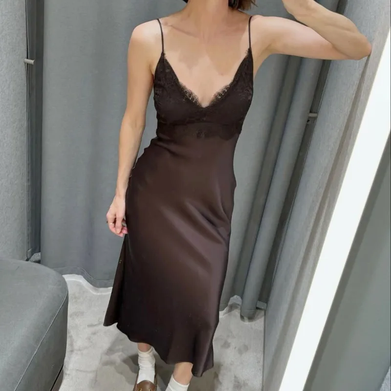 ชุดเดรสผ้าซาตินลูกไม้สไตล์วินเทจ แต่งผ้าลูกไม้แบบแพทช์เวิร์ค แขนกุด เปิดหลัง สายคล้องคอ ดีไซน์หรูหราสง่างาม สำหรับงานปาร์ตี้