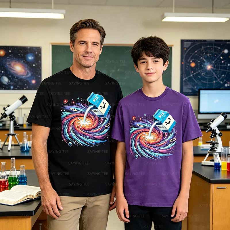 Lustiges Cartoon-Milchstraßen-T-Shirt mit kosmischem Galaxien-Motiv, Y2k-Kunstwerk, Grafik-Bekleidung für Weltraum- und Wissenschaftsliebhaber, modisches künstlerisches T-Shirt für Jungen – Detail 3