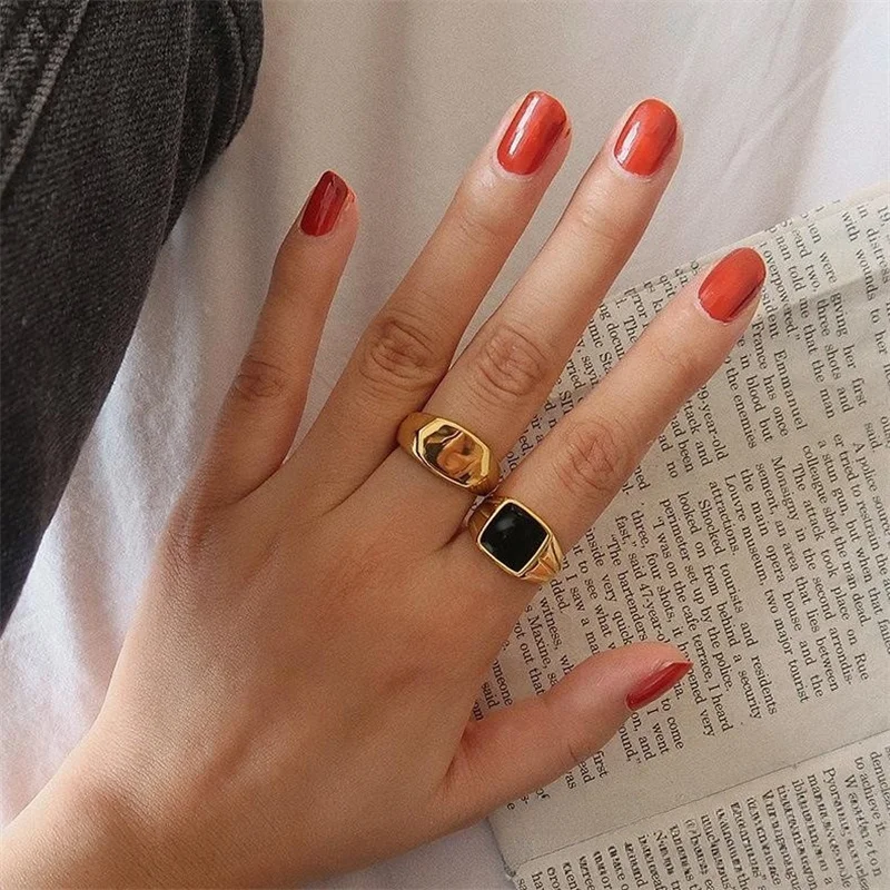 Creative Statement Ring Woman Simple Gold-plated Temperament Stacked with Vintage Titanium Steel Ring
