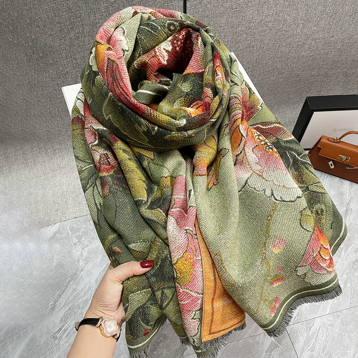 Women\'s Scarf Fashion Retro Oil Painting Floral Printing Winter Warm Scarf Shawl Elegant Cashmere Feel Scarf Office Nap Blanket