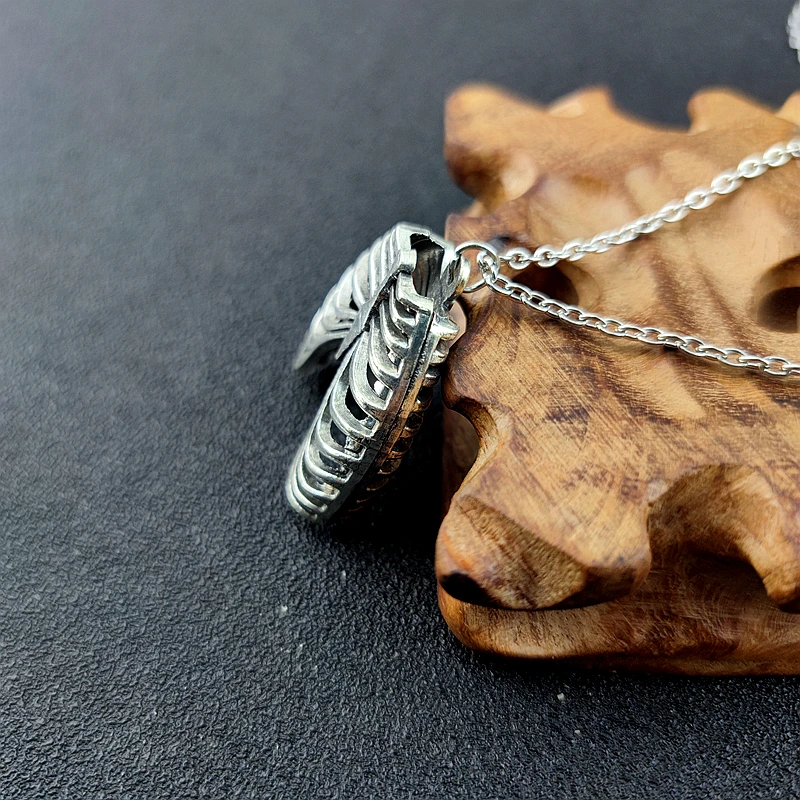 Human Rib Cage Body Chest Necklace for Men Women Anatomy Anatomical Skeleton Pendants Punk Vintage Medical Biology Jewelry