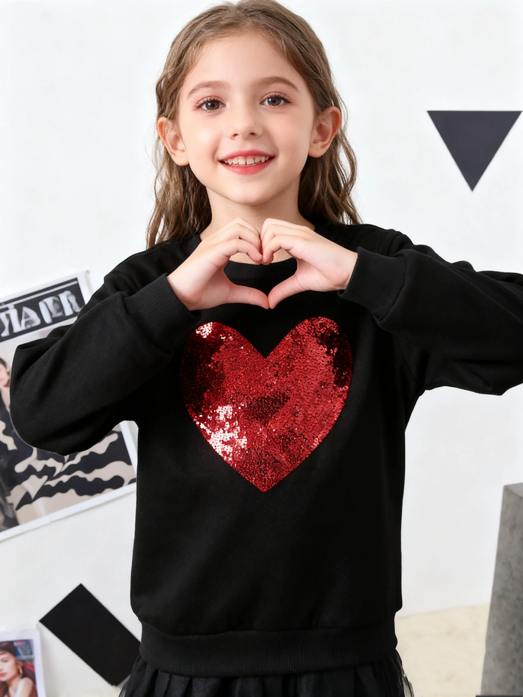 Glitzerndes Liebes-Langarm-T-Shirt-Hoodie für Mädchen Frühling und Herbst Koreanischer Süßer Kinder-Hoodie