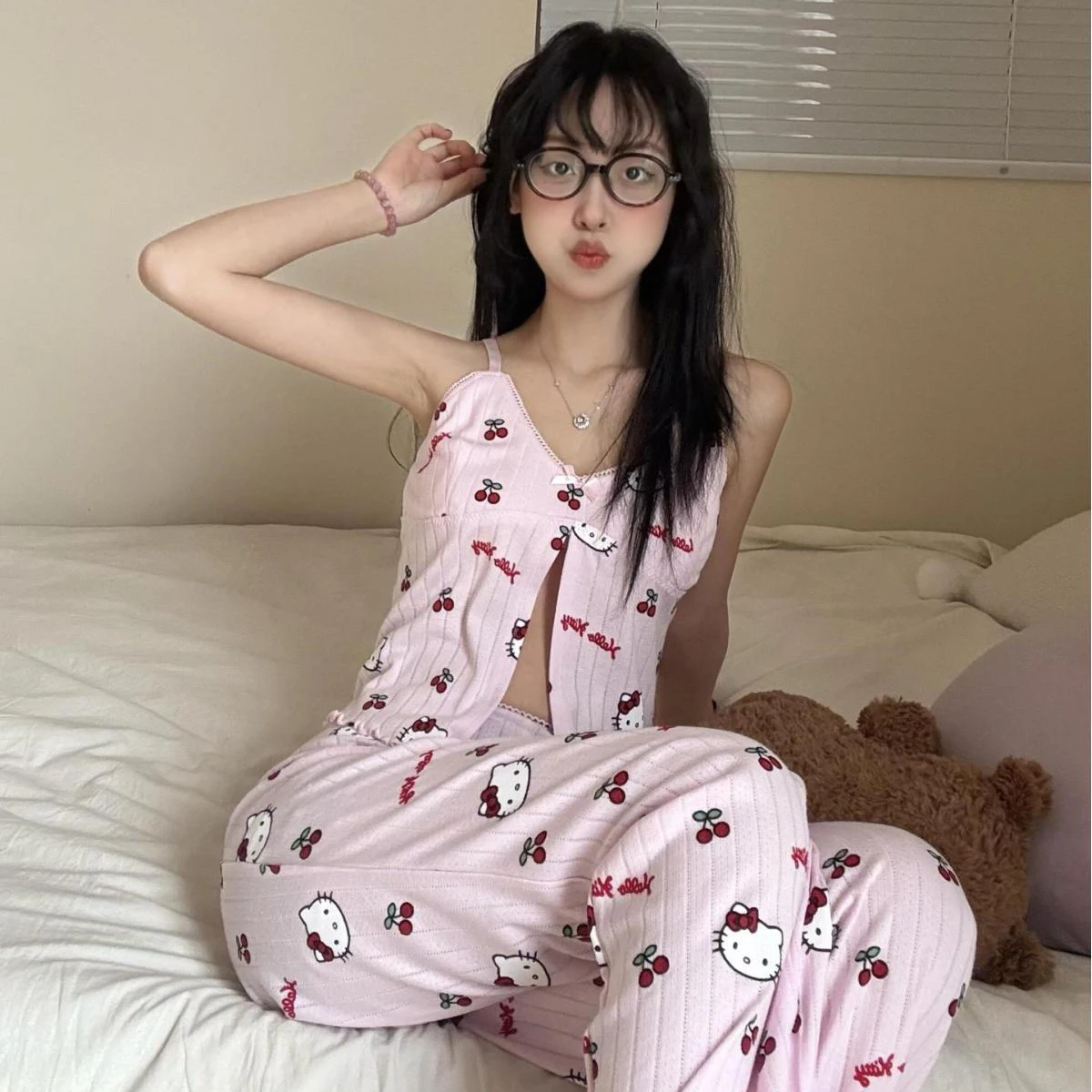 

Kawaii Sanrio Hello Kitty Pure Desire Sweet Girl Print Sling Pajamas Female Spring Summer Models Large Size Shorts Homewear Suit