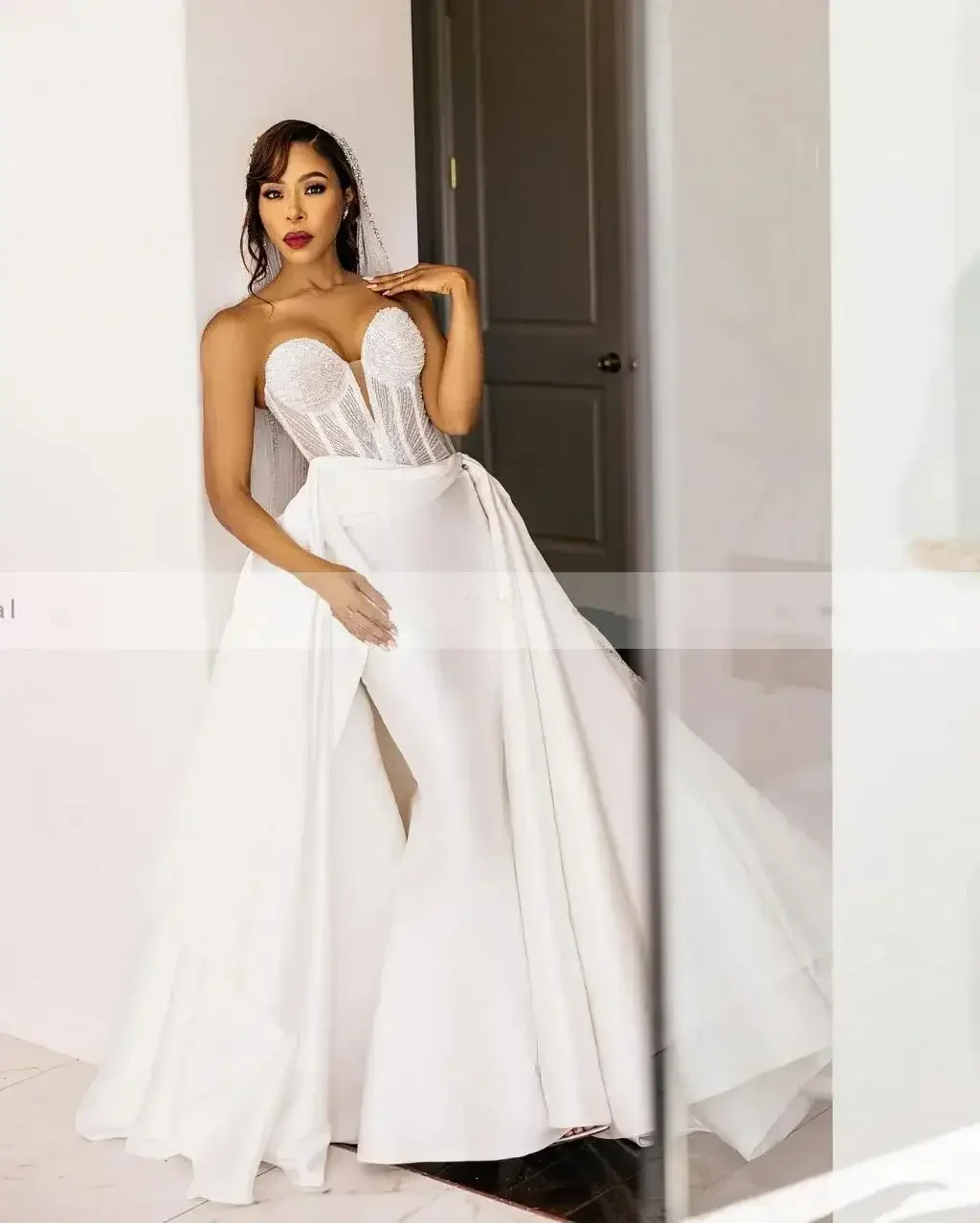 Robes De mariée sirène personnalisées, bien conçues, perles brillantes, paillettes, avec surjupe, robes De mariée De luxe