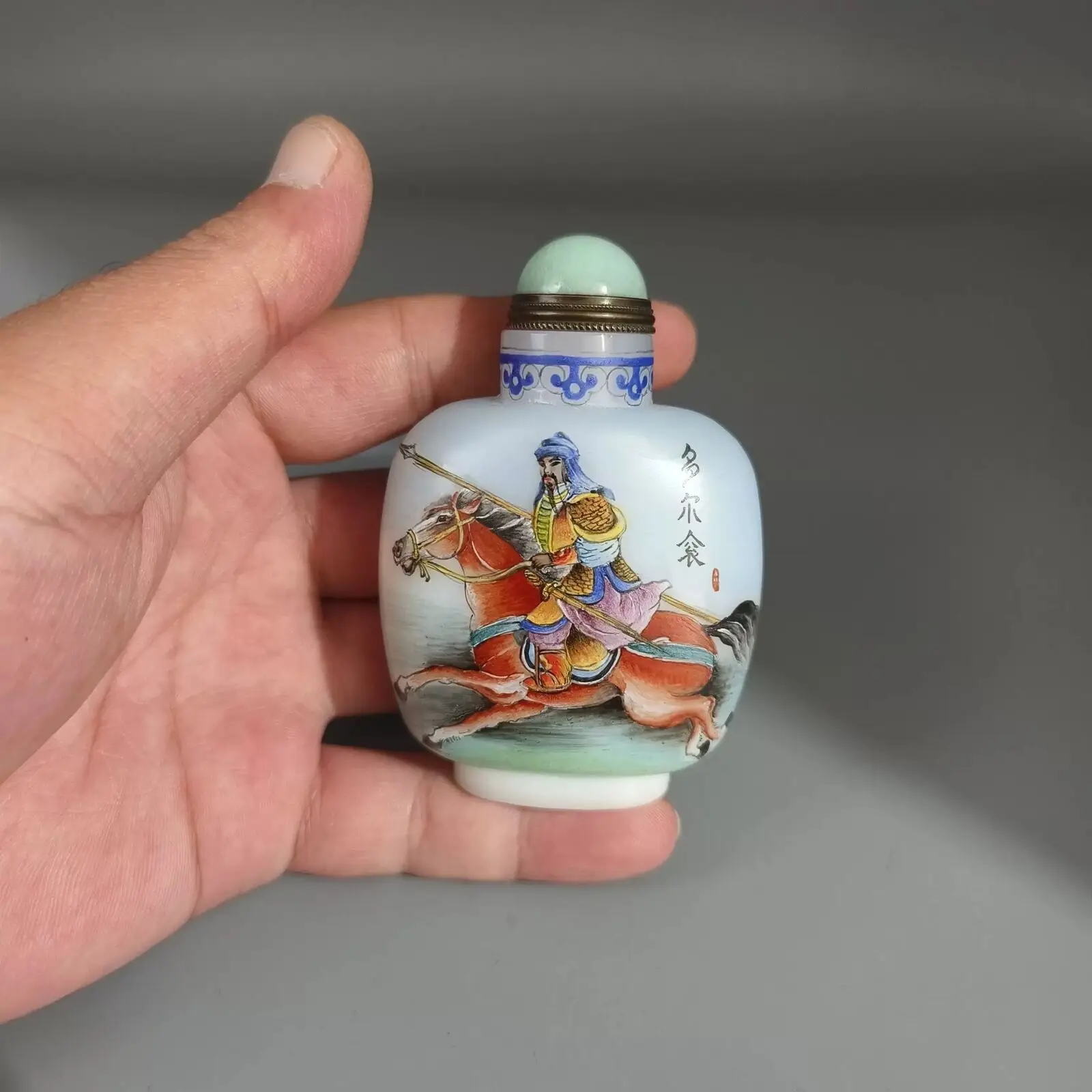 

Антикварная игра, рубиново-красная стеклянная бутылка для табака, украшение с лепестками лотоса ручной работы
