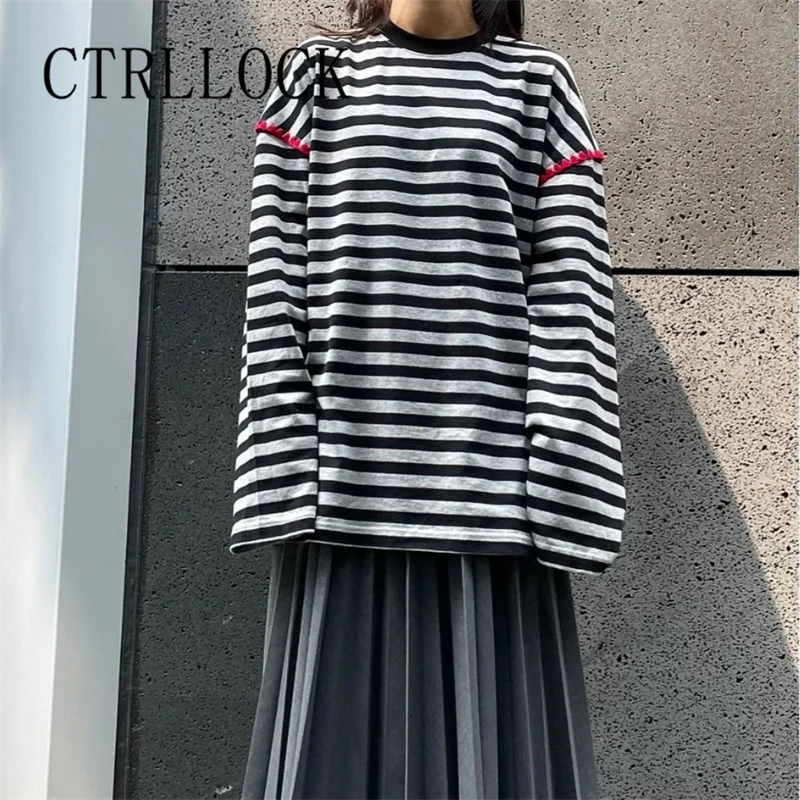 

CTRLLOCK Oversized Style Contrast Striped Loose O-Neck Embroidered Long SleeveT-shirt