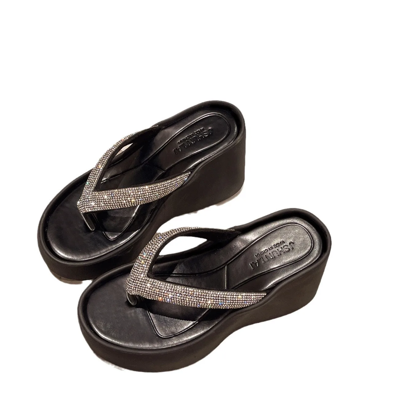 Thick soled raised herringbone slippers for women's outerwear, new 2024 summer high-end rhinestone slope heel beach sandals