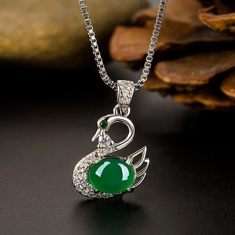 

Natural Green Chalcedony Hand Carved Swan Pendant Fashion Boutique Jewelry Men's and Women's Green Agate Necklace Gift