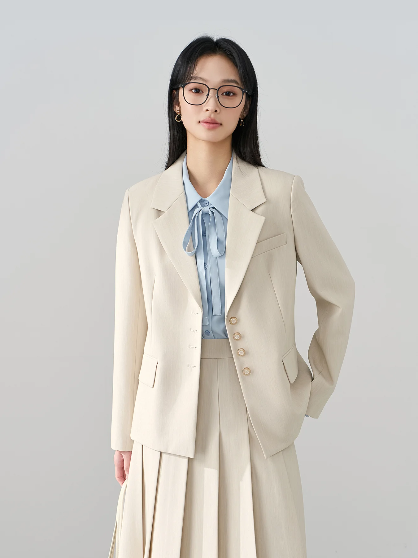 ชุดสูทกระโปรงผู้หญิงแบบ 2 ชิ้น แจ็คเก็ตกระดุมแถวเดียว ชุดสูทกระโปรงแฟชั่นสำหรับชุดทำงาน ปรับแต่งได้