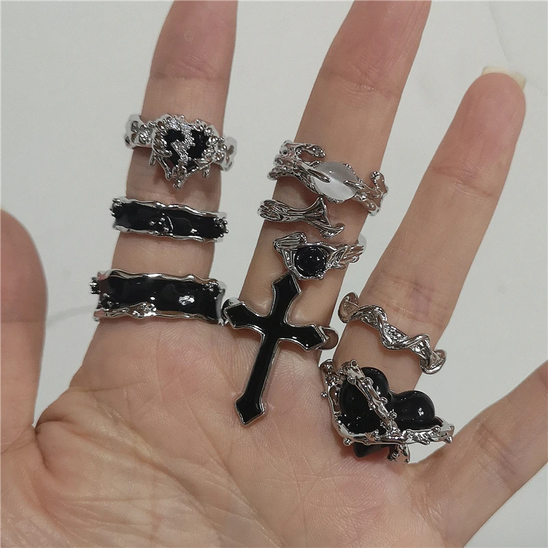 Punk Harajuku Goth Thorns Black Silver Color Irregular Heart Cross Open Ring For Women Men Lover Vintage 90s Y2K Grunge Jewely