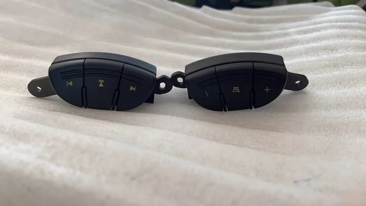 

3750928U2010 3750929U2010 Steering Wheel Switch Button for JAC J6 Dark Grey