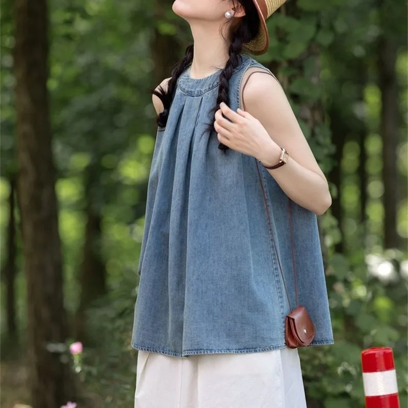 Good Looking Retro Solid Color Pleated Hanging Neck Shirt Vest Women's Vest 2026 Summer New Loose Sleeveless Denim Shirt Top