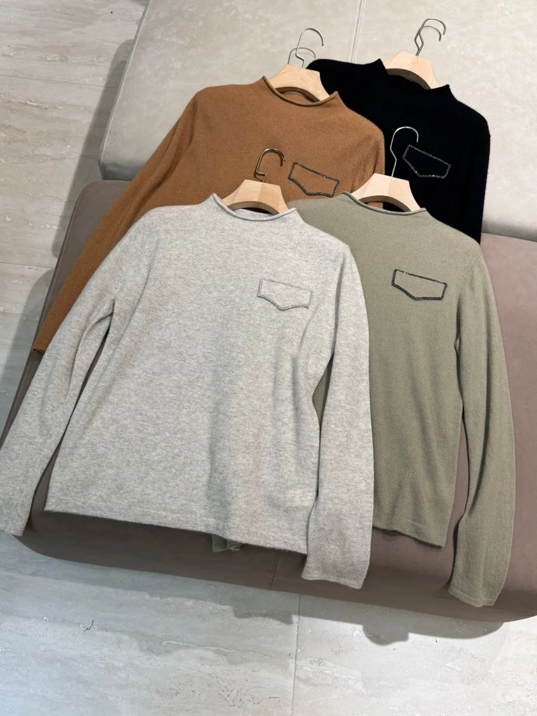 

Solid color soft warm cashmere thin base sweater