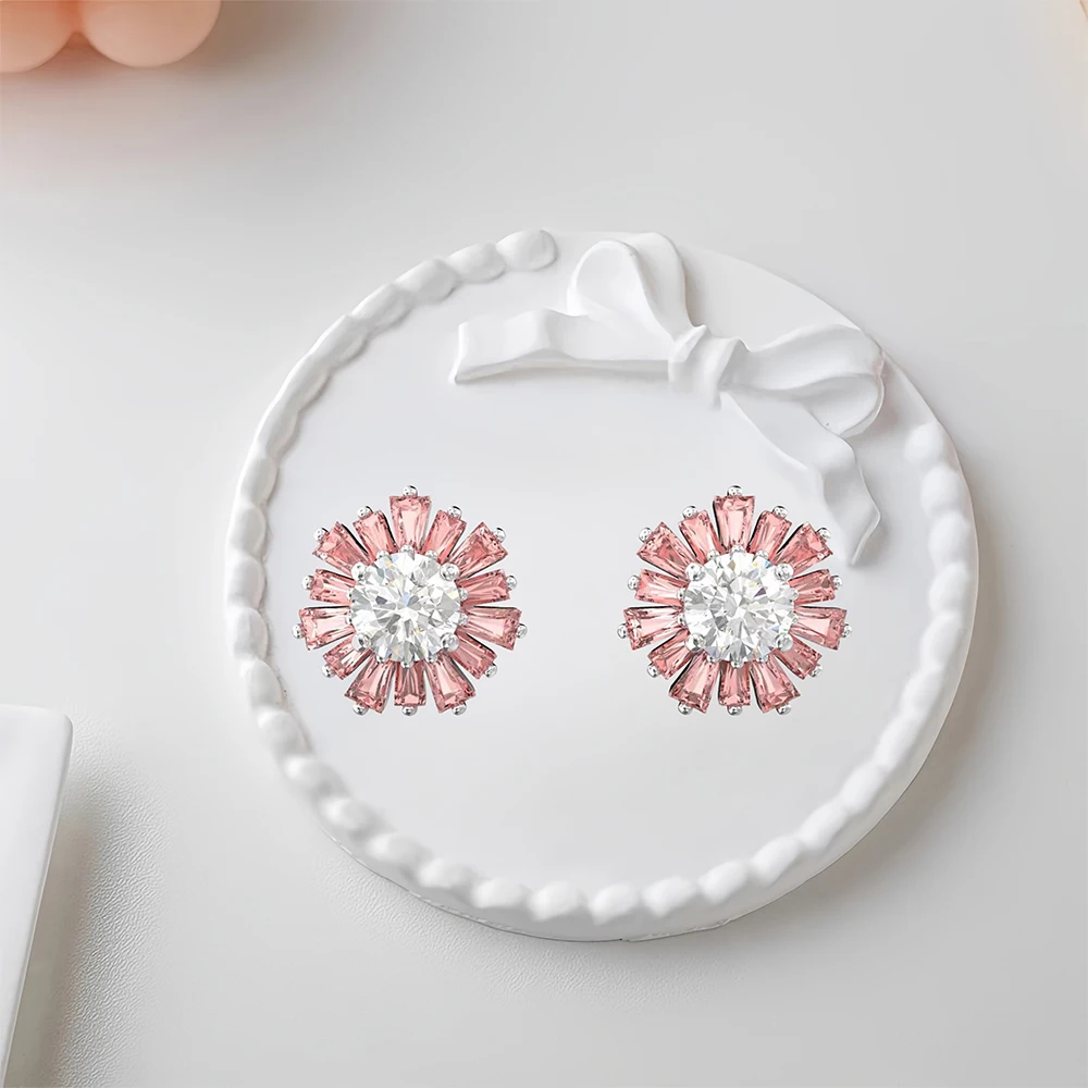 

2025 Hot Selling Brand Women's Earrings Fashionable, Simple, Luxurious Jewelry Suitable for Gifting To Friends