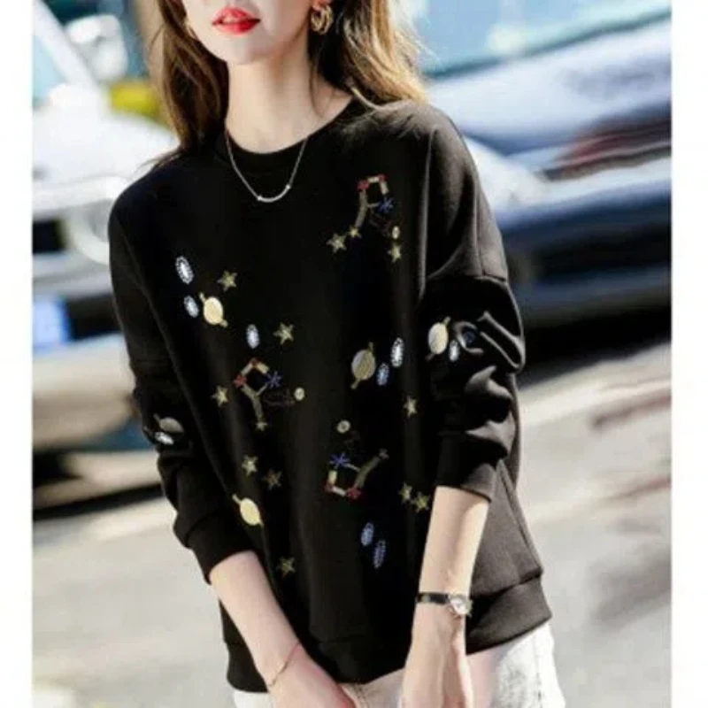 เสื้อฮู้ดดี้สไตล์ยุโรปแบบสั้นและหรูหราสำหรับนักศึกษาหญิง รุ่นเกาหลี ทรงหลวม