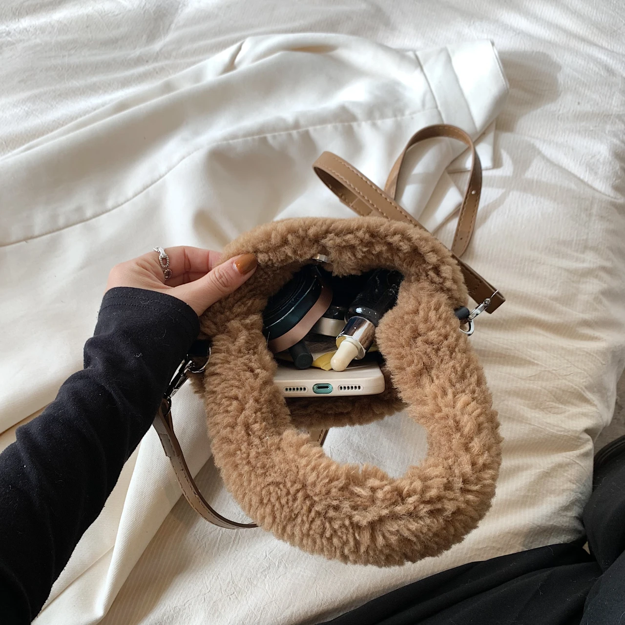 Lamb Wool Women Bag Luxury Warm Plush Handbag For Women Small Leather Shoulder Crossbody Bag With Short Handle Clutch Bag Purse