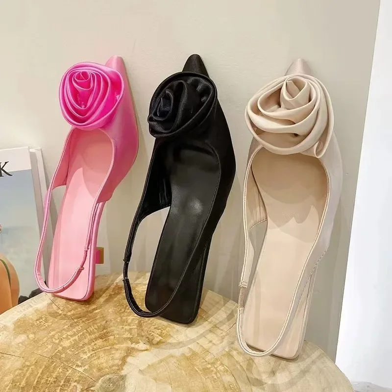 

New Flower Designer Sandals Women Elegant Satin Mule Shoes Summer Pointed Toe Pumps Low Heel Flowers Slingback Sandals Female