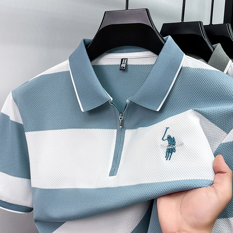 Modisches gestreiftes, farblich abgesetztes Kurzarm-Poloshirt für Herren High-End-Marke Pony-Stickerei Sommer, Golf, Freizeit, neues T-Shirt mit halbem Reißverschluss – Detail 2