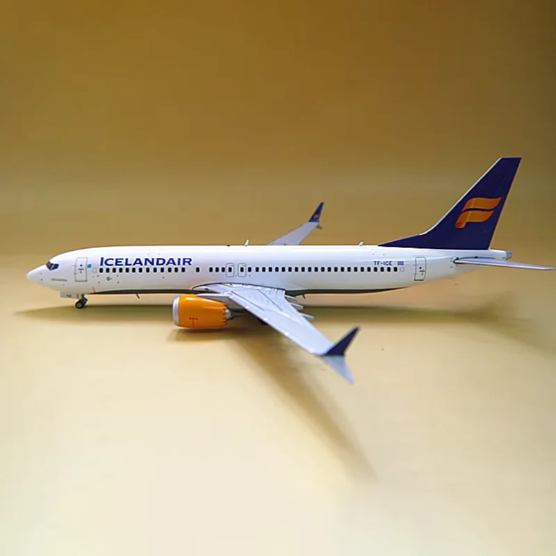 

Die cast Icelandic Airlines B-737 G2ICE733 civil aircraft 1:200 scale alloy aircraft model for men's gift