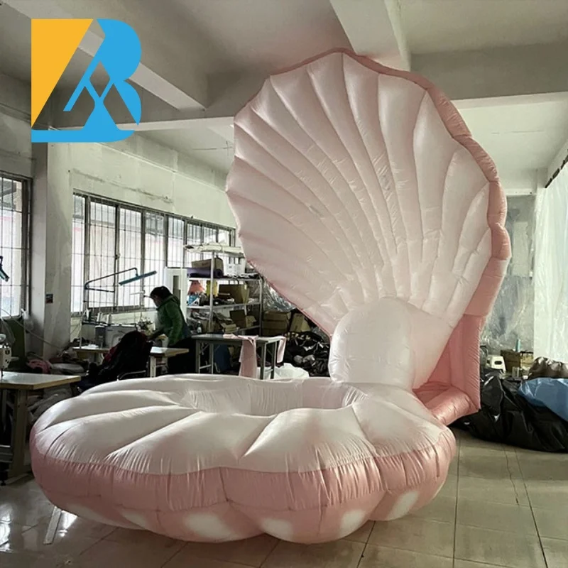 La grande festa a tema Royal Ball personalizzata illumina il guscio gonfiabile del mare per i giocattoli decorativi dell'ingresso sul palco