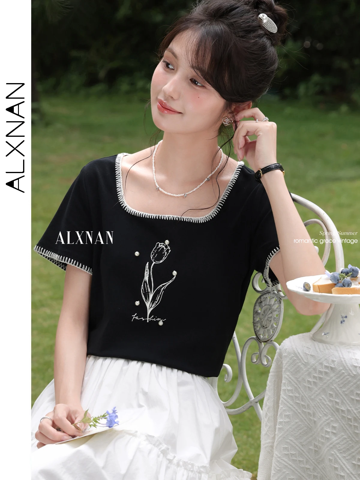 

ALXNAN Women's Black Printed T-shirt Elegant Beaded Design Short Sleeve T-Shirt 2025 Summer Loose-fit Cotton Ladies Tops L55880