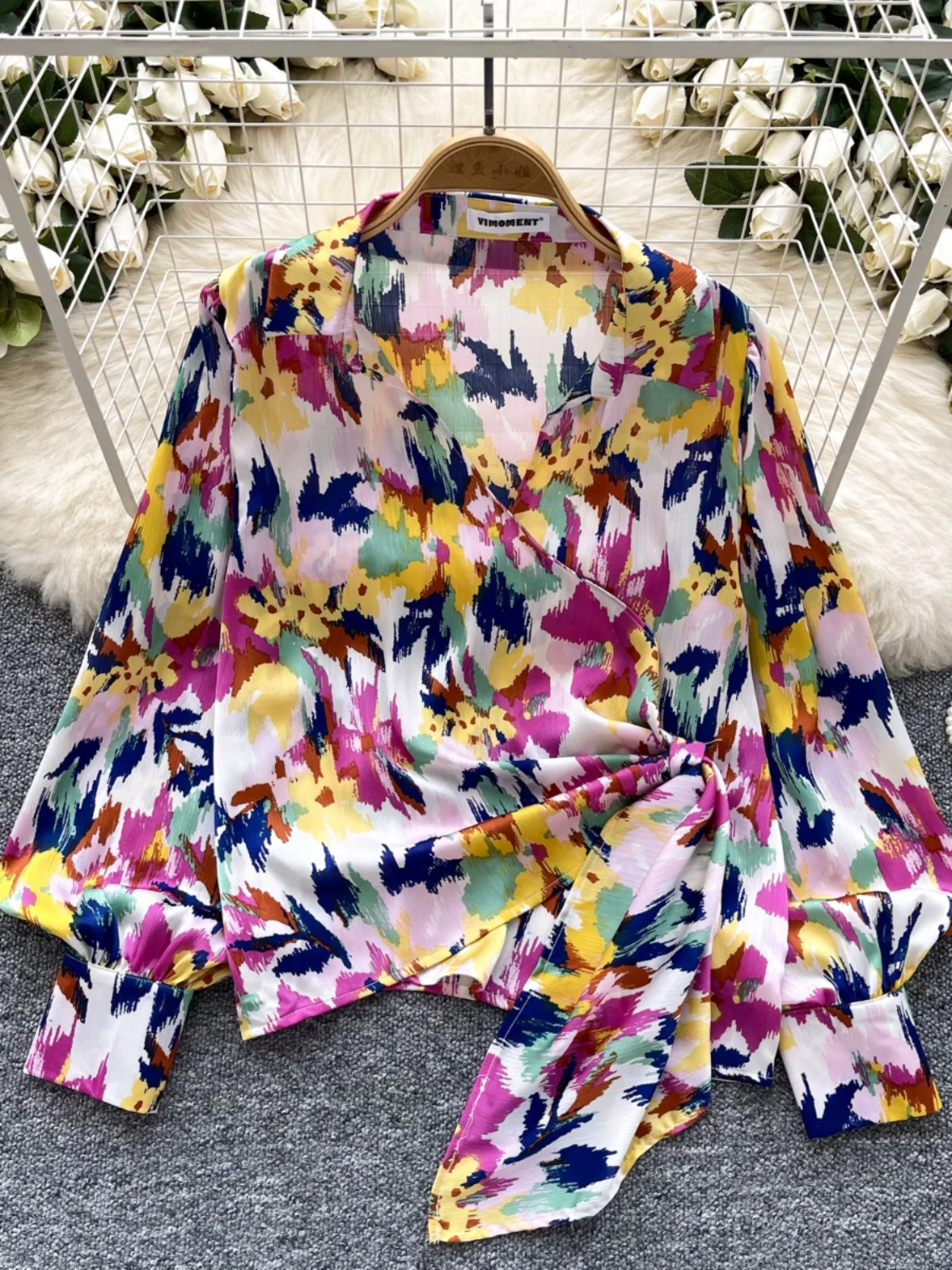 Pendolarismo Versatile giovanile da donna irt 2025 Nuovo design Cintura incrociata Cinching in vita Lungo Sve stampato Top coreano Sle Loo...