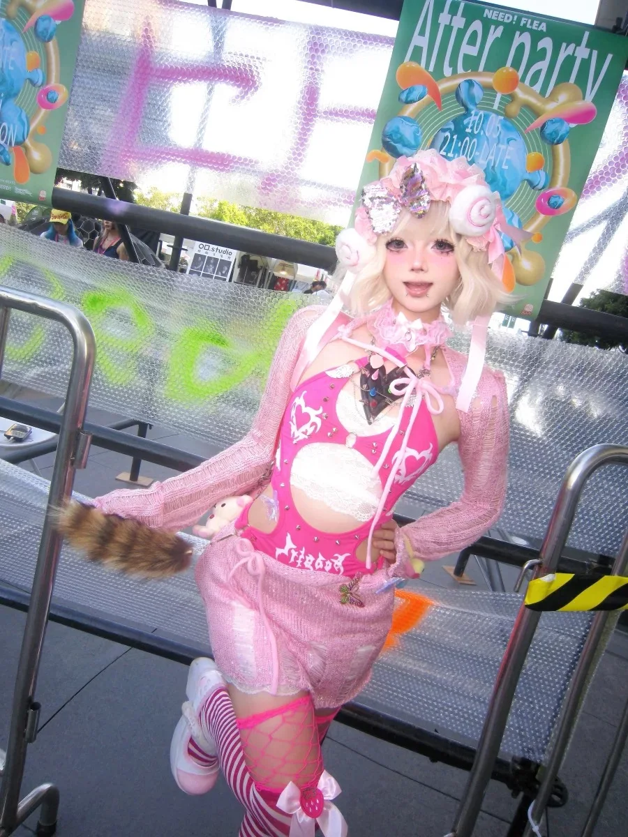 

Оригинальный комплект TDH: розовая юбка с 3D-резьбой и вырезами, сексуальный комплект из полиэстера с длинными рукавами и V-образным вырезом.