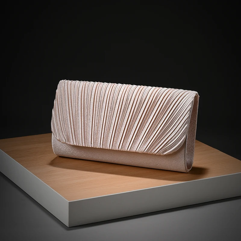 

European American Fashion Crossbody Shoulder Bag for Women Casual Simple Pleated Design Elegant for Daily Evening Banquets