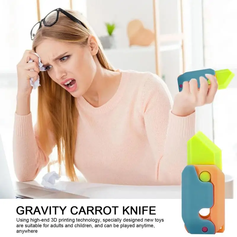 Luminous 3D Gravity Knife Carrot Knife Decompression Push Card Small Toy Stress Relife Toy Mini Model Pendant Decompression Toys