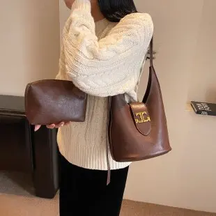 حقيبة حمل نسائية ذات سعة كبيرة - حقيبة كتف فاخرة بنمط عتيق مع حقيبة كتف ذات جودة عالية