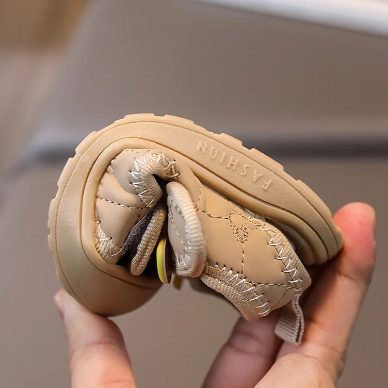 Korean version men's soft soled summer anti slip girls' teddy bear beach shoes 0-2 years old baby girls' walking sandals