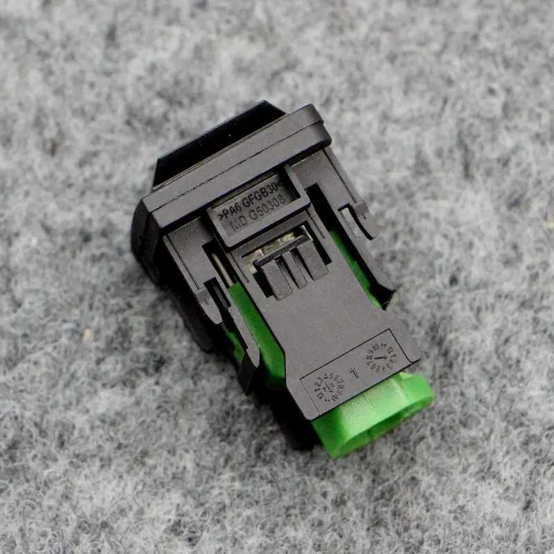 Apply to Golf 6 MK6 Golf 5 MK5 Jetta Touran  Bora Scirocco  USB switch RCD510  RNS315 USB switch socket 5KD 035 726