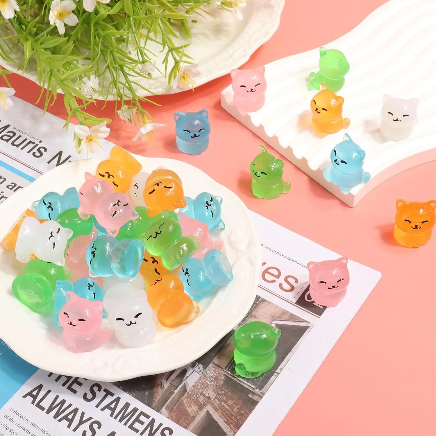 5/10pcs Luminous Mini Resin Cat Figures Glow in The Dark Cats Animals Tiny Ornaments for DIY Fairy Garden Glass Container