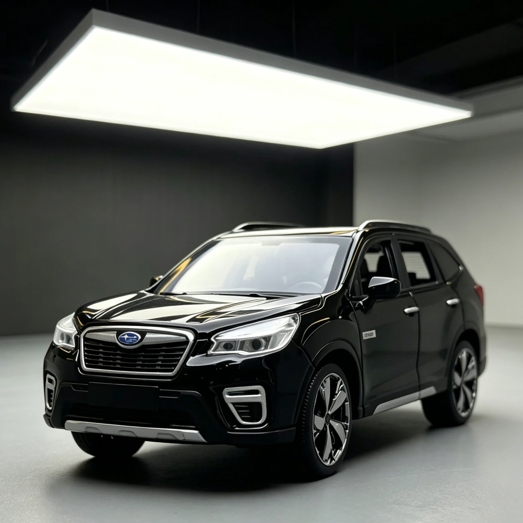 1:30 Subaru Forester Legierungsautomodell mit Licht, Sound und Rückziehfunktion, Kinderspielzeug, Dekoration und Geburtstagsgeschenk für den Freund