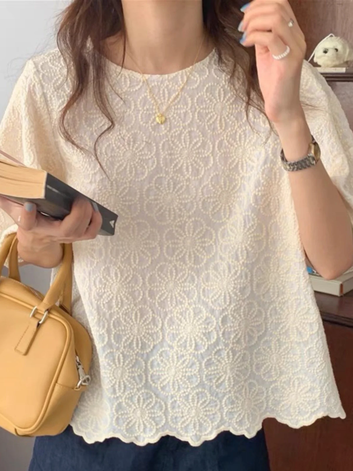 Elegant Summer Shirt Loose Design Embroidered Flower Bubble Sleeve Top Fashionable Workwear round Neck Short Sleeve T-shirt