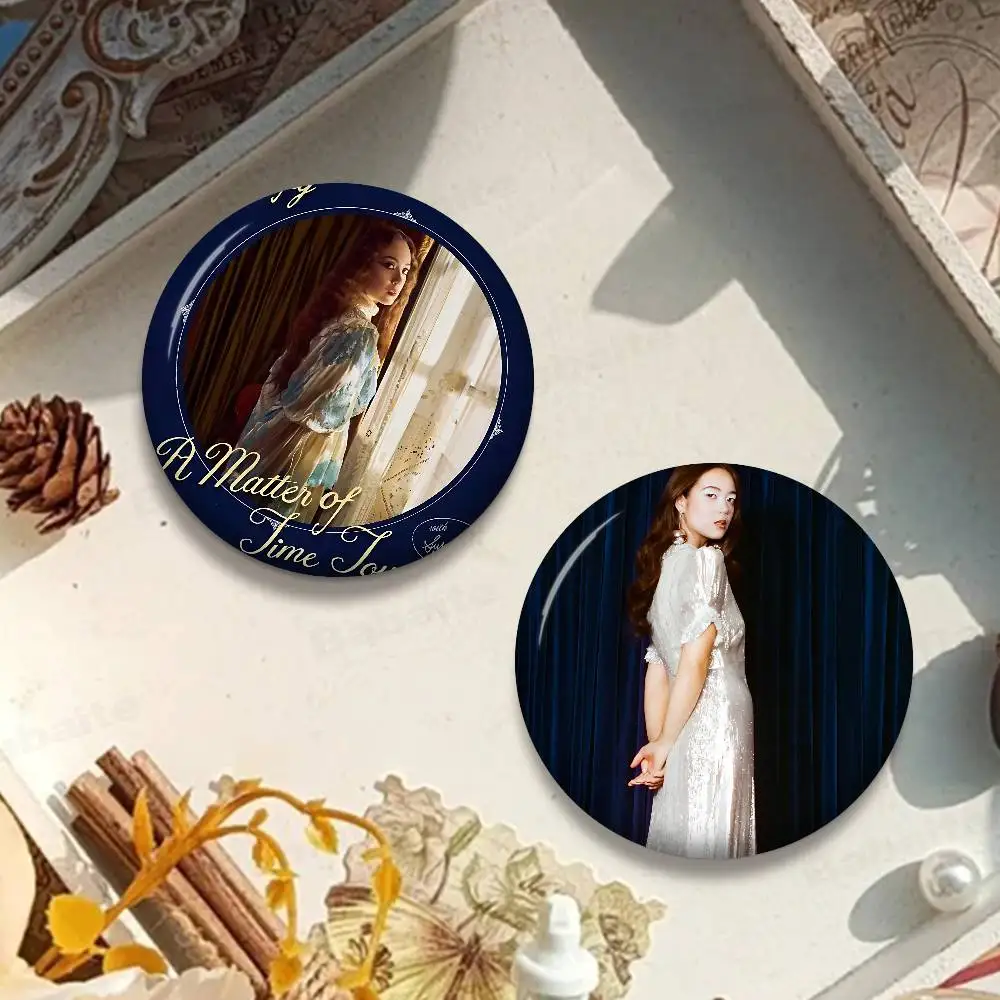 Singer Laufeys Bewitched Round Button Pins Slogan Creative Brooches Backpack Clothes Decoration Fashion Cartoon Jewelry Gifts