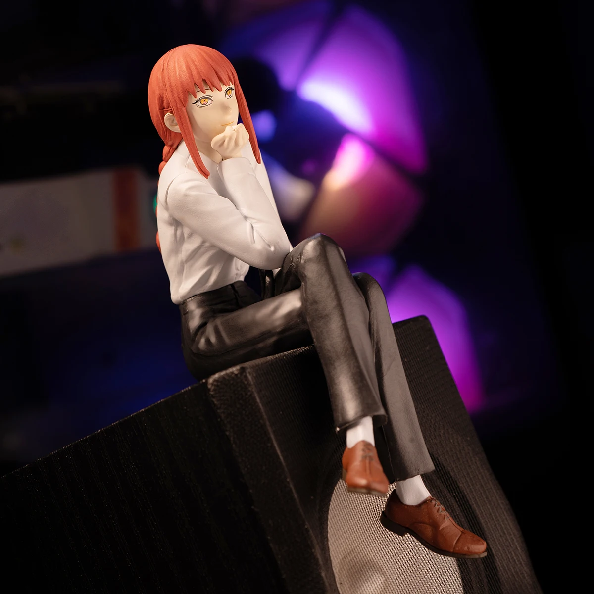 Makima, Chainsaw Man, Anime-Figur, Anime-Merchandise, Anime-Geschenk für Freunde zum Geburtstag, Anime-Charakter-Statue, Schreibtisch-Ornament, Sammlerfigur, Weihnachtsgeschenk, kleines Geschenk,