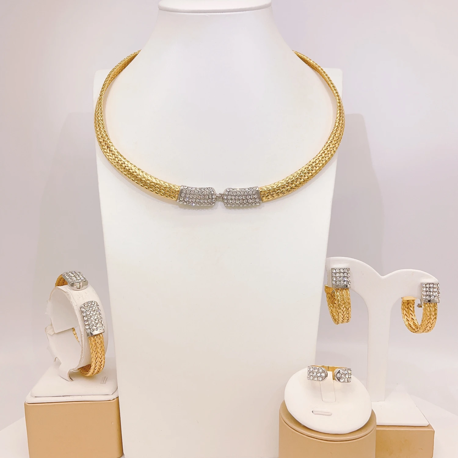Yulaili Exquisite Gold-plated Jewelry 4-piece Chinese Handmade Jewelry Simple Temperament All-in-one Women's Party Earrings