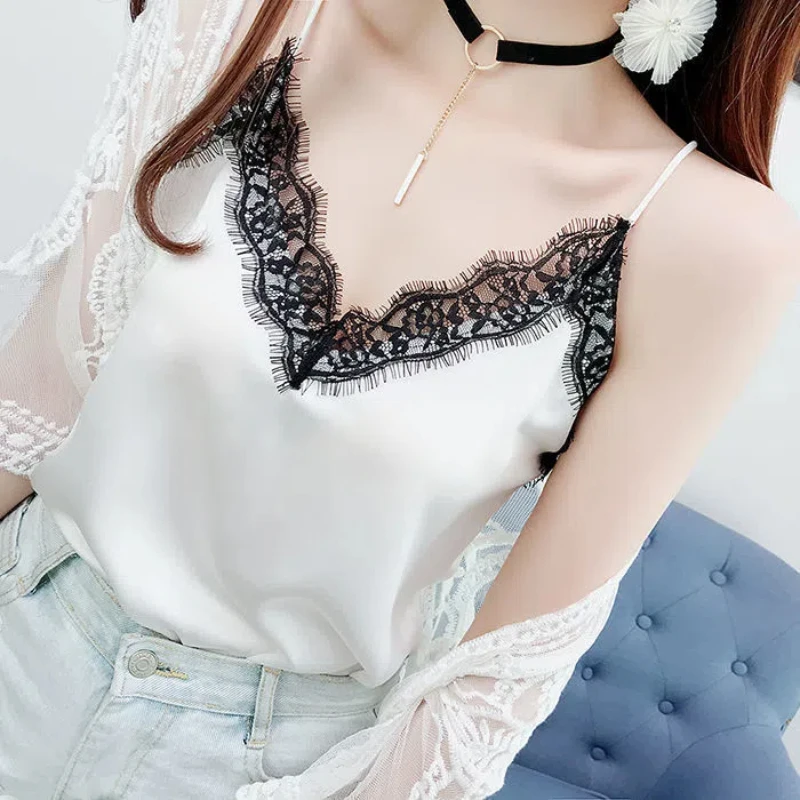 

Temperament Lace Patchwork Vest Summer New Sleeveless V Neck Solid Color Loose Elegant T Shirt Tops Fashion Korean Women Clothes