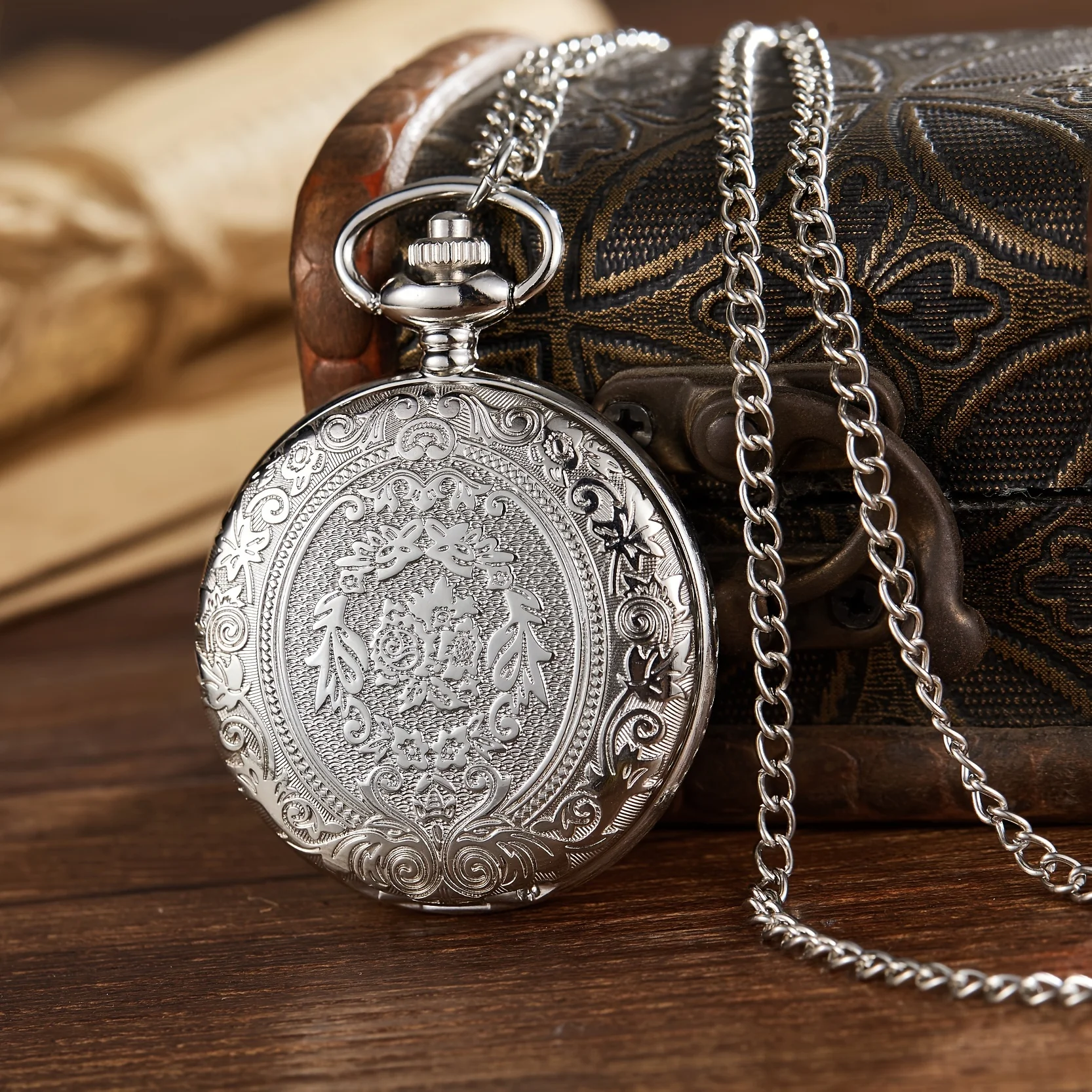 Retro nostalgic classical carved flip cover silver antique bronze men's pocket watch necklace hanging watch quartz exquisite