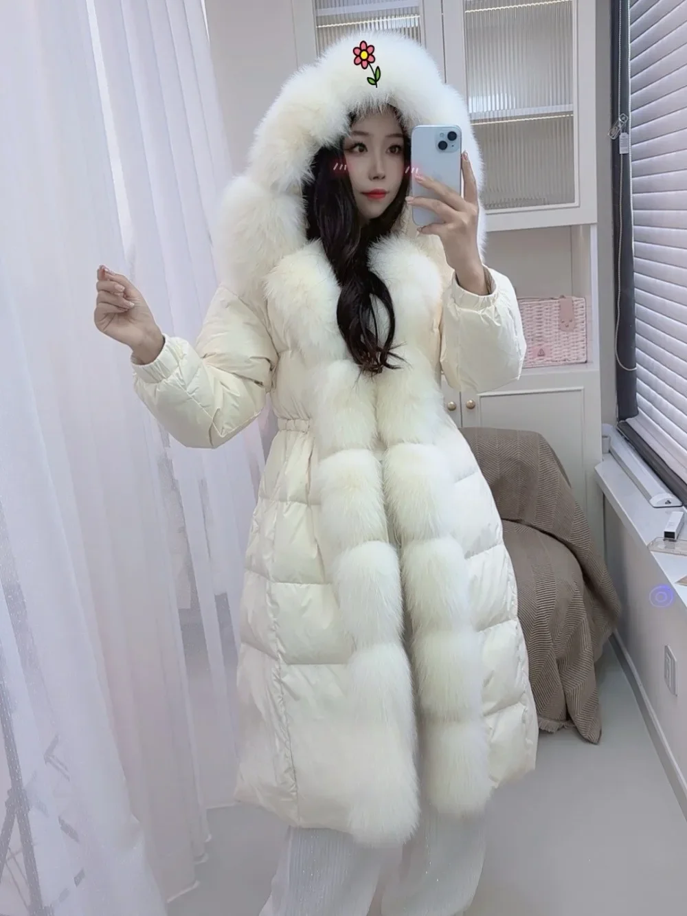 مقنعين 2025 أنثى الأبيض أوزة أسفل معطف مقاوم للماء سترات دافئة ريال فوكس الفراء الشتاء الملابس للنساء سليم طويل سترة منفوخة