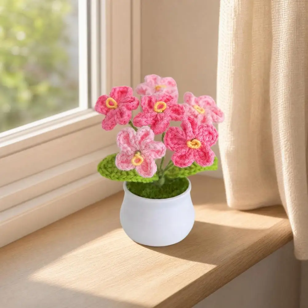 Fleur en crochet faite à la main avec pot, mini fleur tricotée éternelle, motif « ne t'oublie pas », petite pour bureau, décoration florale artificielle
