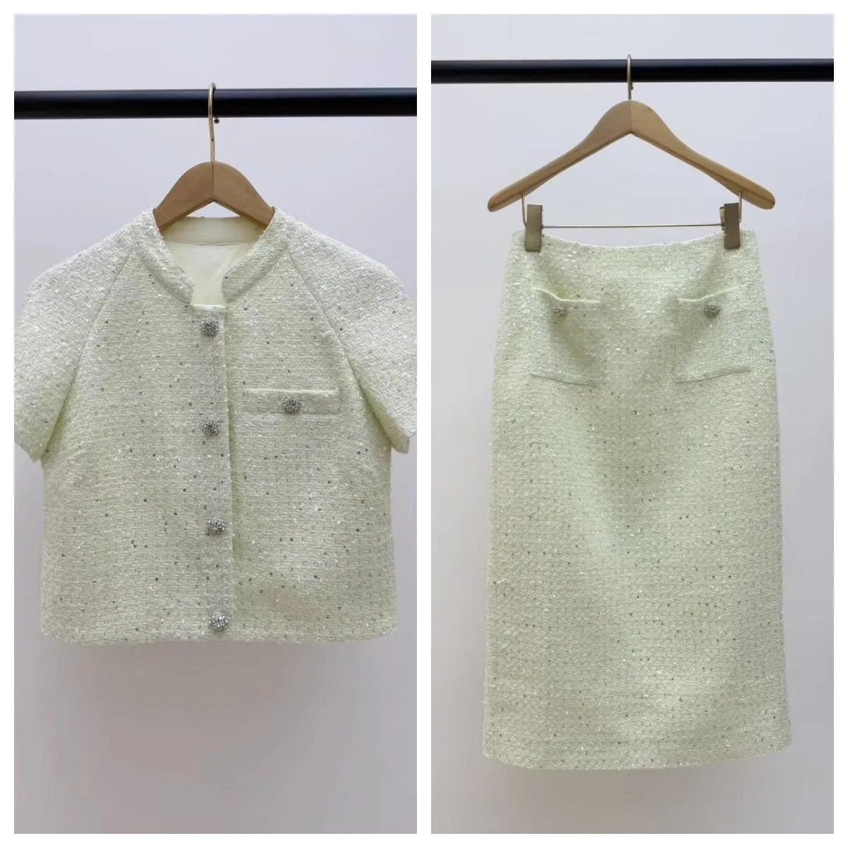 

Женский твидовый комплект светло-зеленого цвета с пайетками: новая летняя однобортная куртка или юбка миди с высокой талией и разрезом сзади