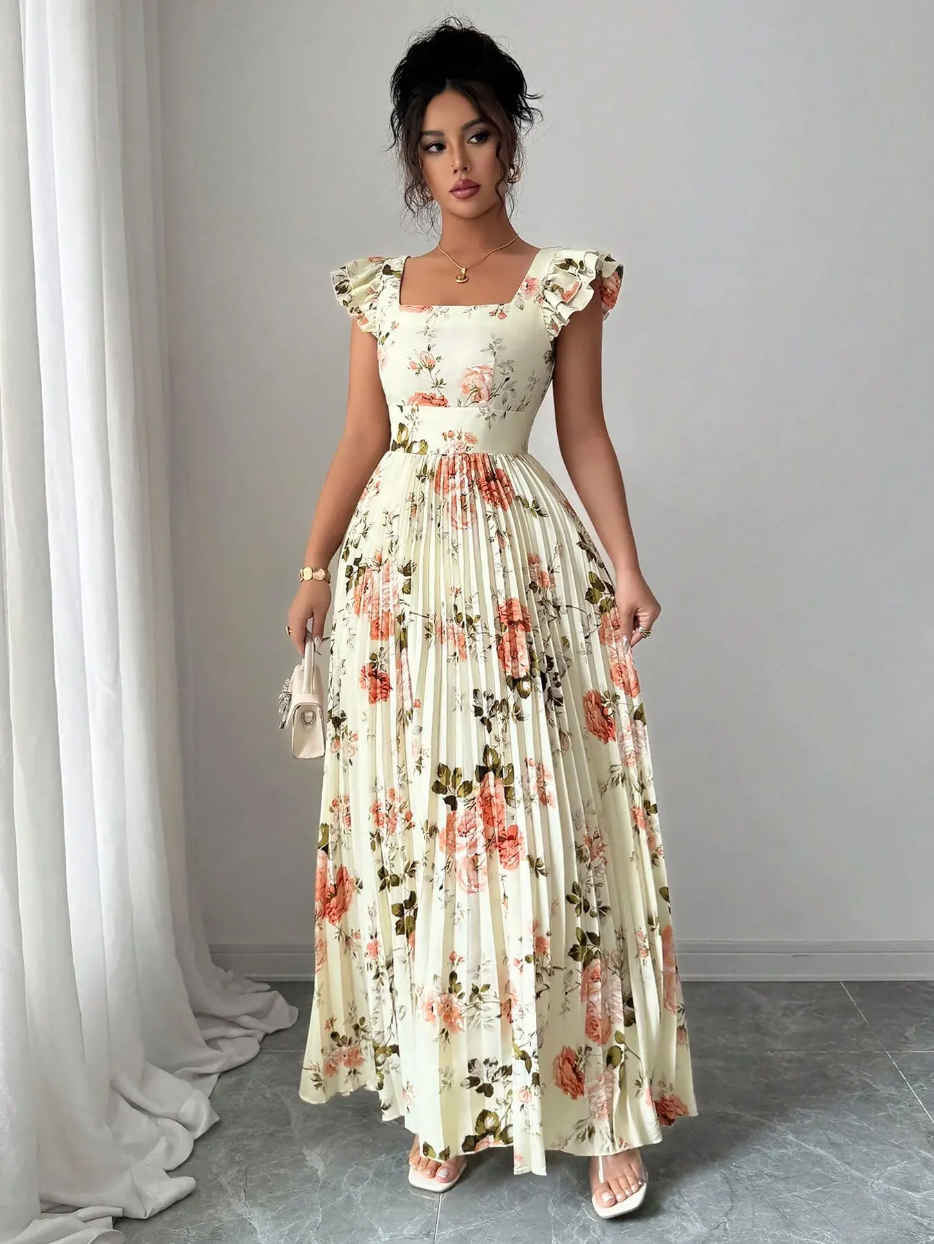 シャーリングプリントスリムキャミドレス 多用途でシックな日常着や旅行に最適なアイテム