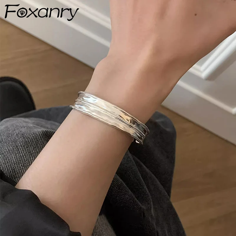 Foxanry Matte Textur Manschette Armbänder Für Frauen Paare Minimalistische Mode Persönlichkeit Elegante Handgemachte Party Schmuck Zubehör