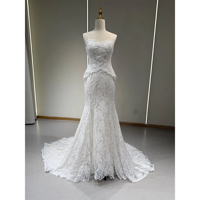 A light gauze lace strapless knot dress for welcoming guests and going out