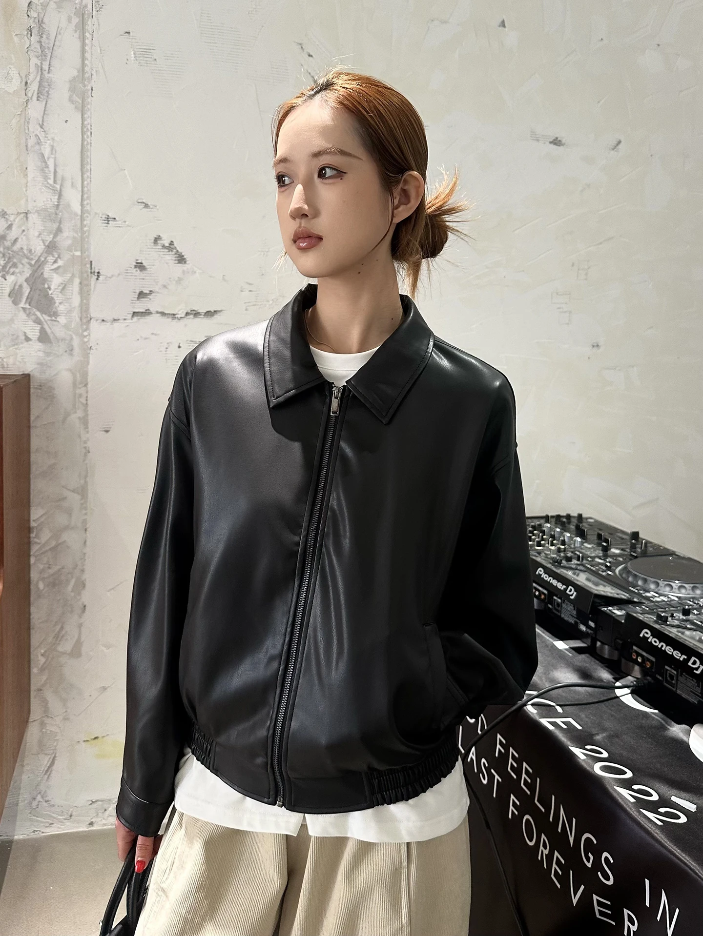 

Cool Short Casual Leather Jacket for Women Loose Slimming Stylish Small Size Outerwear Spring 2026 New Arrival PU Leather