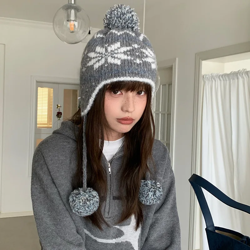 Korean Version of Snowflake Pattern Jacquard Vintage Knitted Flying Hat Winter Outdoor Warm Ear Protection Bomber Hats for Women