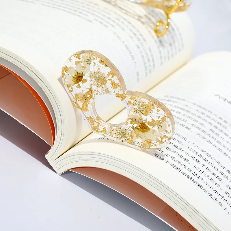 1Pc Transparent Book Page Holder Flower Pattern Press Book Page Support Bookmark Reading Tools