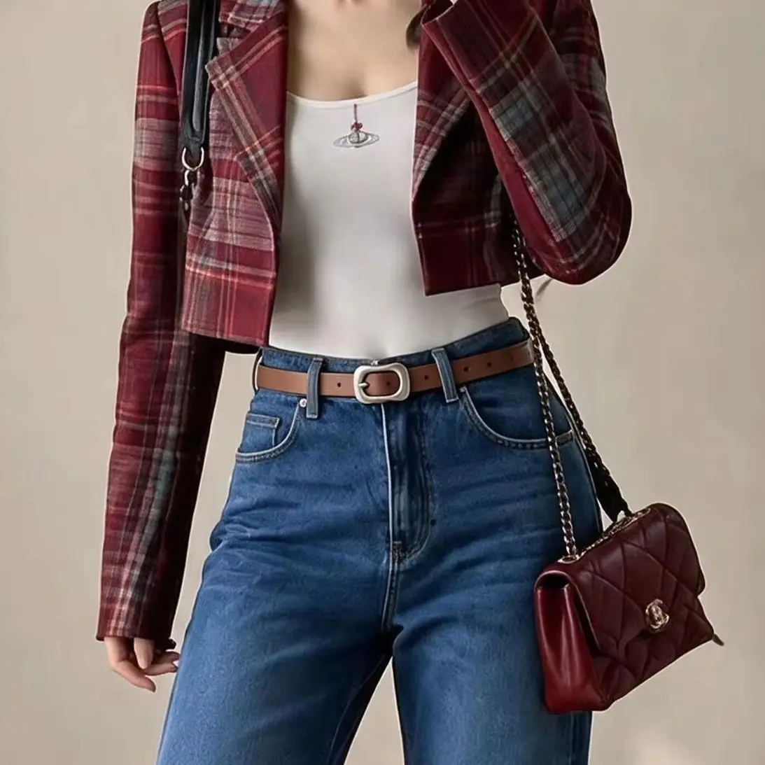 cinto-de-couro-feminino-estilo-retro-com-fivela-retangular-arredondada-e-detalhes-em-prata-ajustavel-com-furos-ideal-para-usar-com-calcas-de-ganga-casuais-e-vestidos-formais